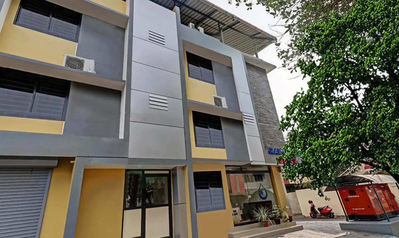 Itsy Hotels Rain Tulsi Stayz, Palarivattom Junction Kochi 3*,