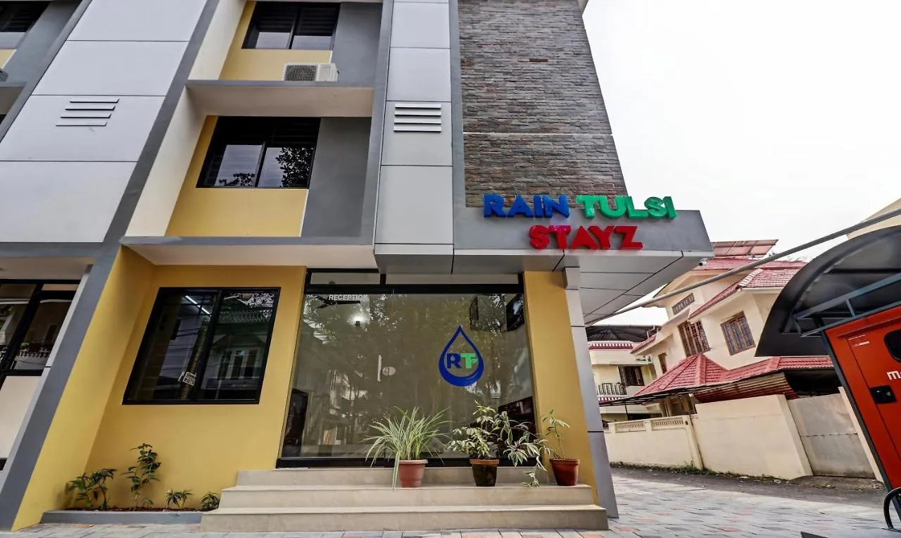 Itsy Hotels Rain Tulsi Stayz, Palarivattom Junction Kochi 3*,  Indie