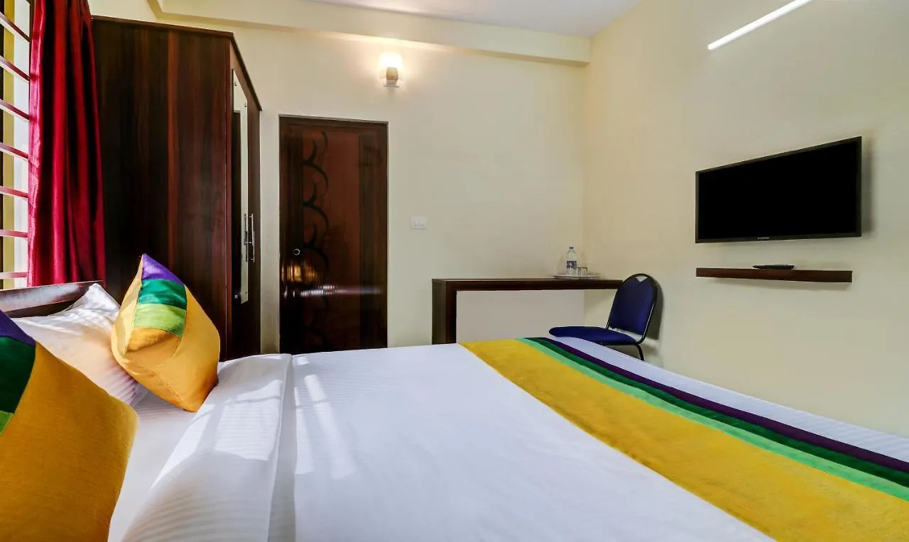 *** Hotel Treebo Trip Rain Tulsi Stayz Palarivattom Kochi India